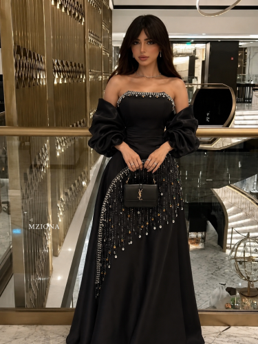 فستان باربي أسود بكريستال وخرز