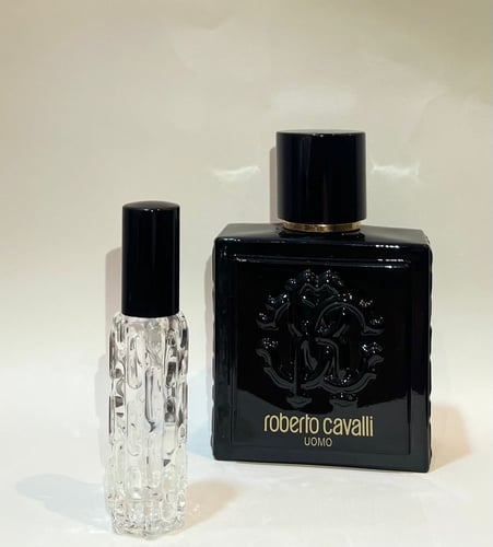عينة عطر اومو من روبيرتو كافالي