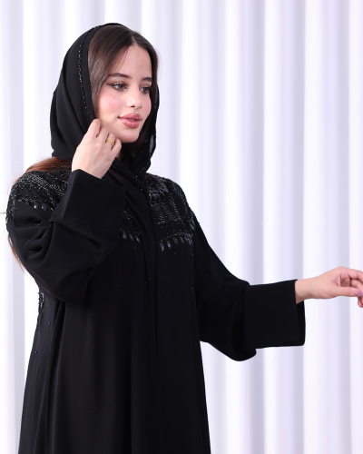 عباية لينا