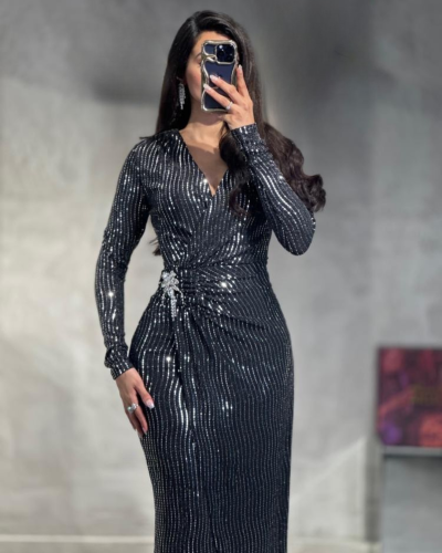 فستان أسود بترتر فضي بتصميم ضيّق