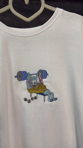 تشيرت شفيق المعضل