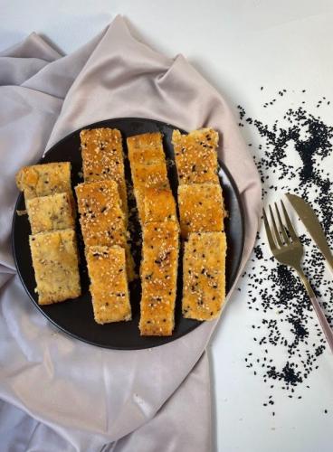 شابورة الكيتو مالحة بالجبن والاعشاب