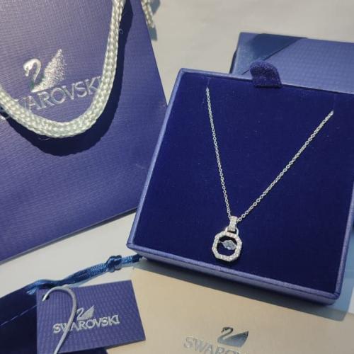 Swarovski bracelet chain silver color square