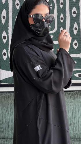 عباية جوري قصة عادية راقية بطابع عصري