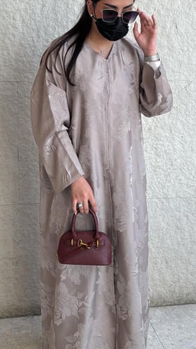 عباية سوسن - راقية بتفصيل ناعم