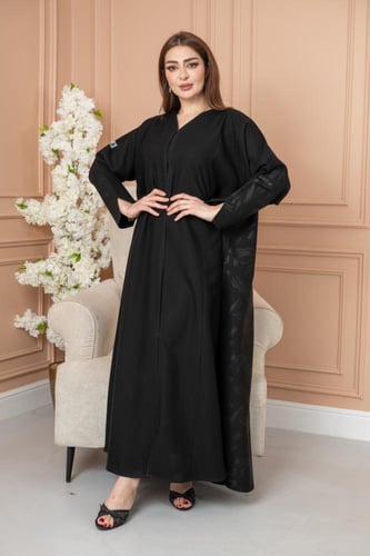 عباية شمس نصف كلوش– تألقي بإطلالة فاخرة