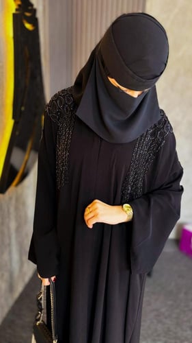 عباية "لهفه" .. فخامة ملكية بسعر خيالي