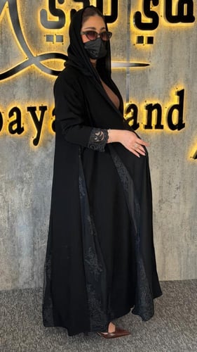 عباية روعة أناقة التفاصيل… وفخامة الحضور