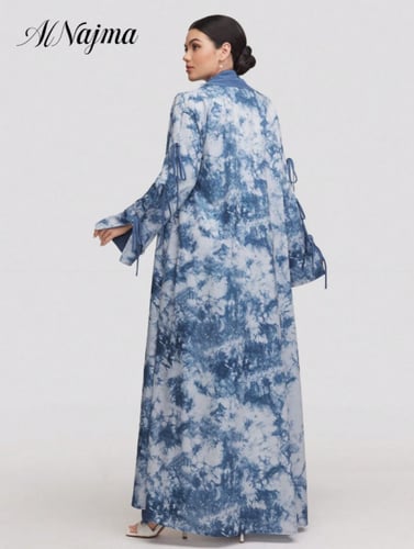 عباءة نسائية مطبوعة