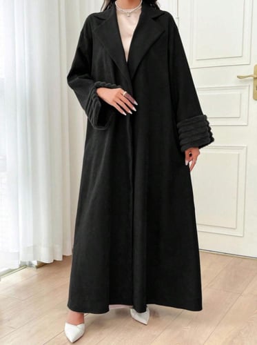 عباية مع أساور فضفاضة ناعمة