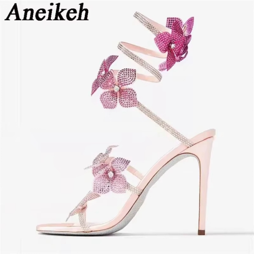 صنادل نسائية بكعب رفيع عالي