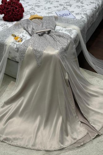 فستان سهرة للحوامل كشخة وفخامة