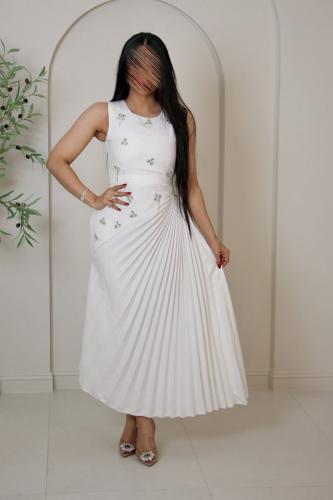 فستان العيد أبيض بكسرات ناعمة تطريز يدوي لونين - ف...