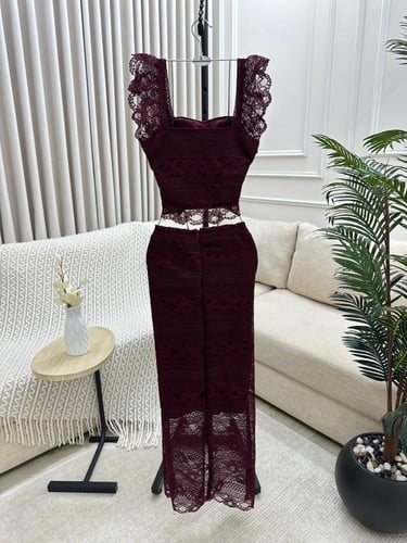 فستان عنابي فاخر قطعتين خامة دانتيل