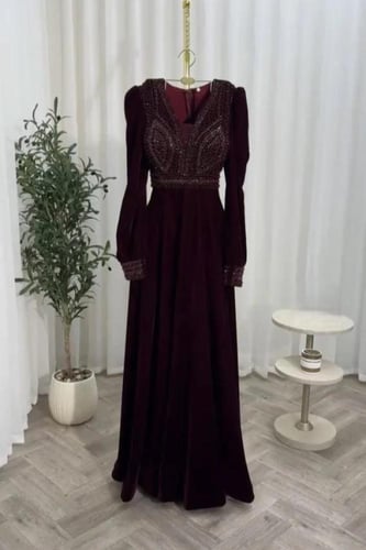 فستان سهره مخمل عنابي ومناسب للحوامل