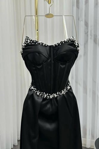 فستان سهرة حرير أسود بتطريز يدوي – فساتين فخمة