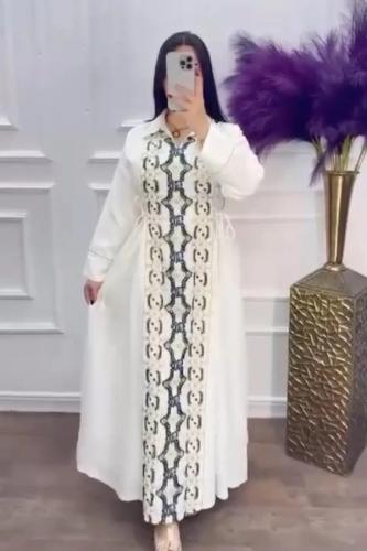 جلابية فاخرة بقماش سي واي بتصميم أنيق وتطريز راقي...