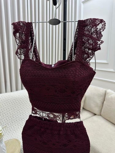 فستان عنابي فاخر قطعتين خامة دانتيل