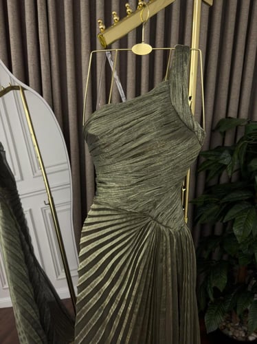 فستان أنيق لون الزيتون الفاخر