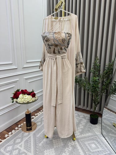 فستان سي واي أوف وايت أنيق