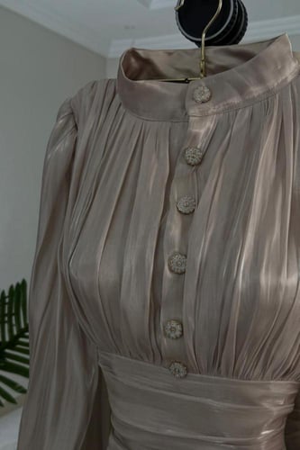 فستان حوامل أسود جورجيت مطرز يدوي