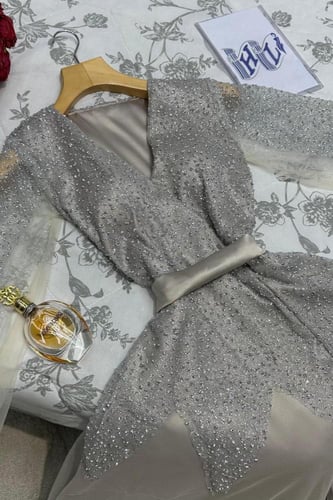 فستان سهرة للحوامل كشخة وفخامة