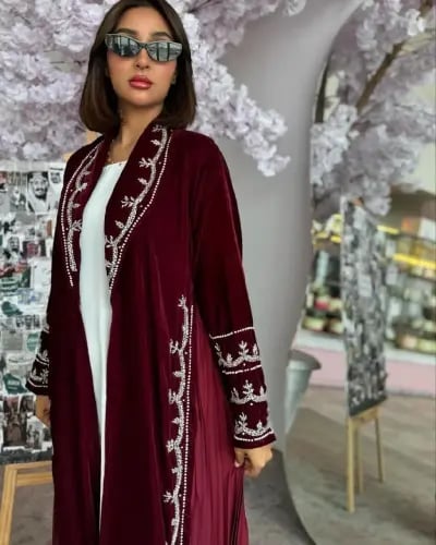 عباية مخمل عنابي