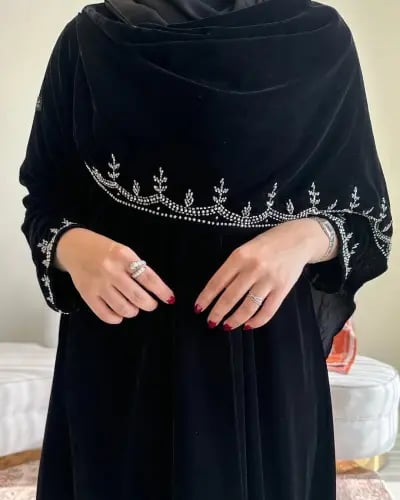 عبايات مخمل شتوي