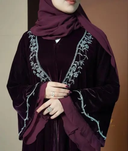 عبايات شتوية مخمل