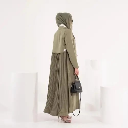 عبايه عمليه ملون