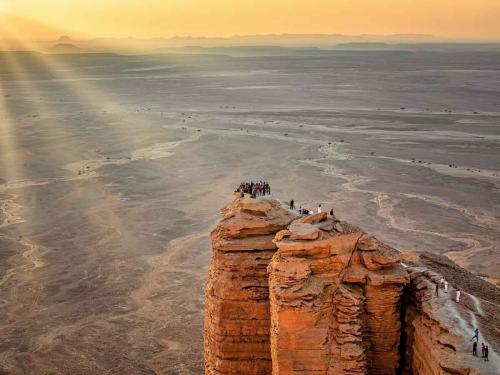 حافة العالم (غروب الشمس) مع الكشتة