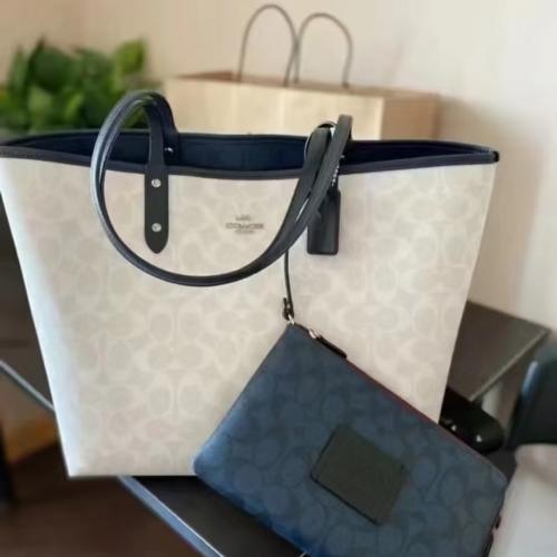 شنطة جامعه c10 ازرق ، ابيض دبل فيس