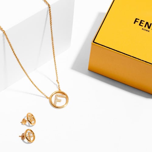 طقم فندي ذهبي