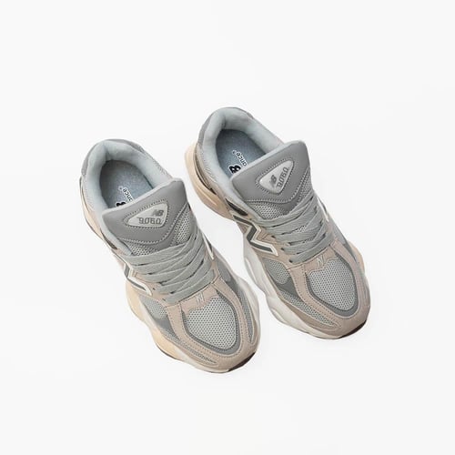 نيو بالانس نسائي رمادي