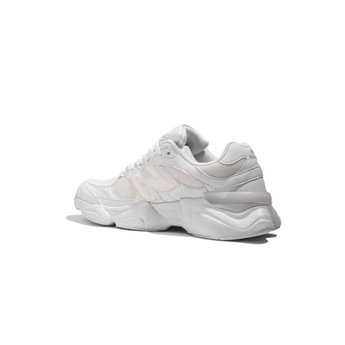 حذاء نيو بالانس نسائي ابيض