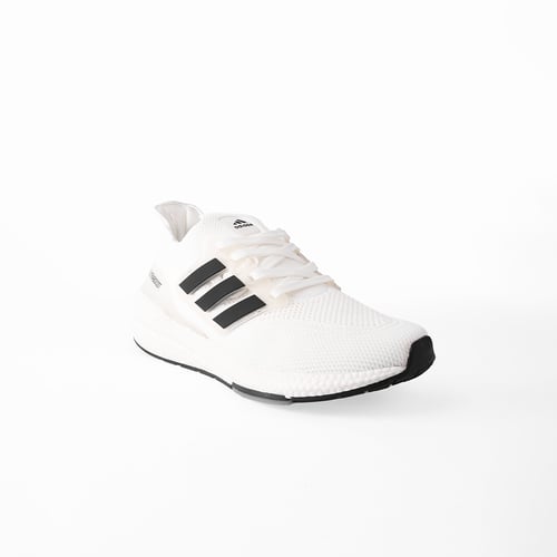 حذاء اديداس ابيض