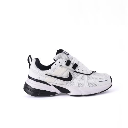 حذاء نايك نسائي ابيض في اسود