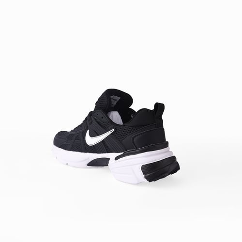 حذاء نايك أسود كلاسيكي نسائي