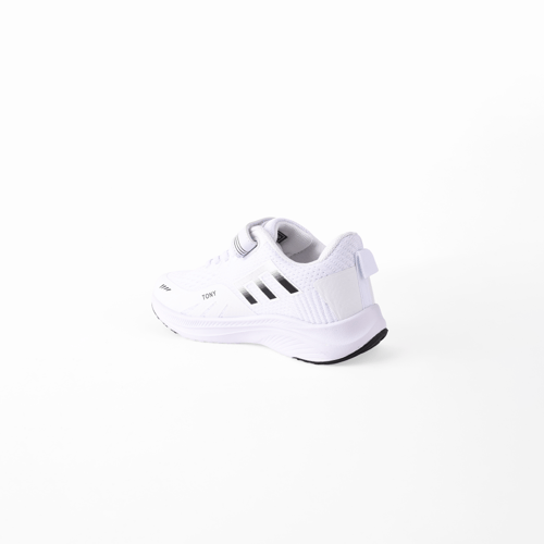 حذاء اطفال من آزاد ابيض