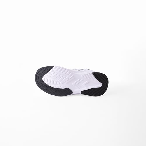 حذاء اطفال من آزاد ابيض