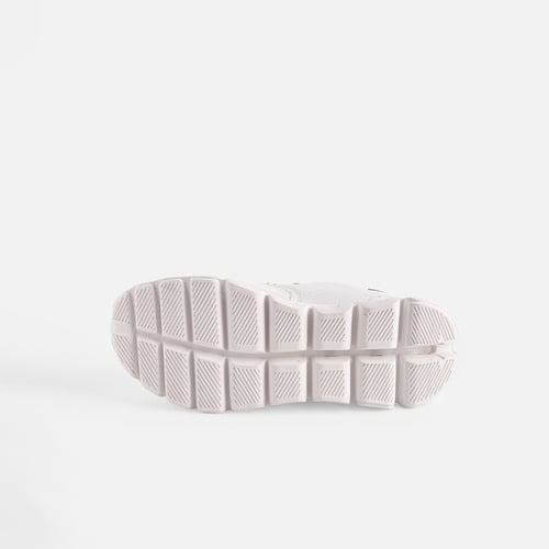 حذاء أون راننج كلاود نسائي ابيض