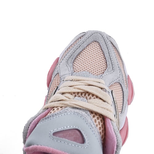 نيو بالانس نسائي بيج