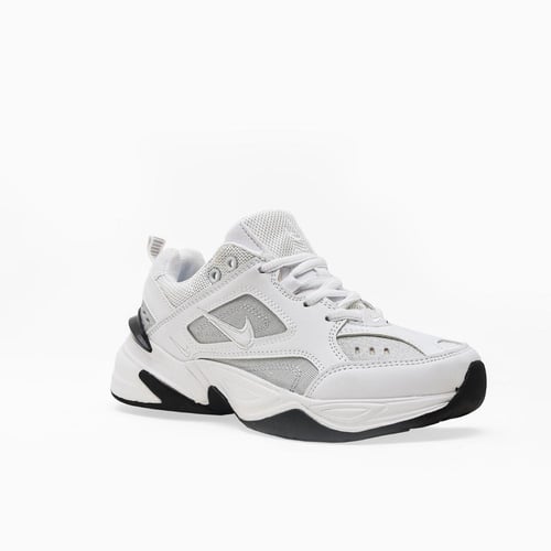 حذاء نايك نسائي