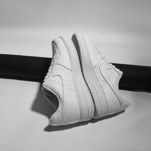 حذاء نايك رجالي ابيض