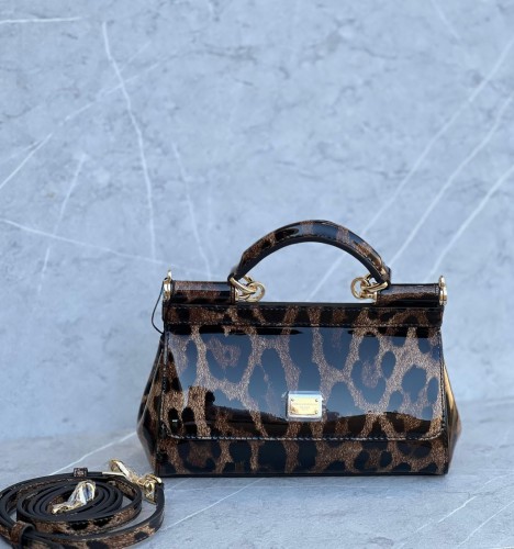 دولتشي اند قابانا