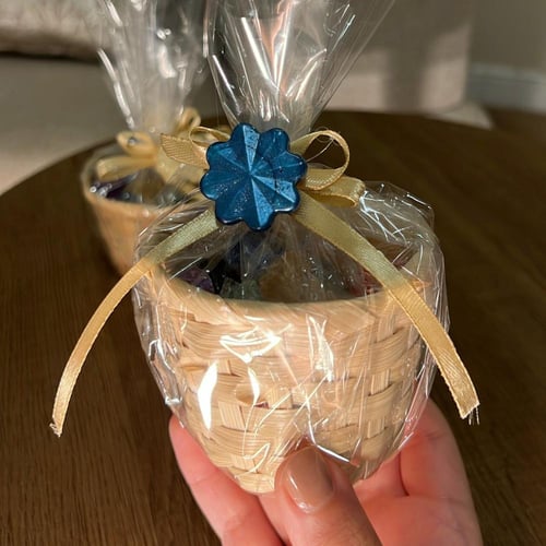 سلة توزيعات مستكة معطرة (٥٠ حبة)