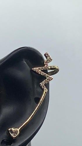 حلق نسائي بتصميم يغطي كامل الاذن. موديل 005-5