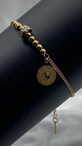 إسواره نسائية أنيقة مصنوعه من الستانلس ستيل عالي ا...