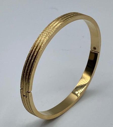 إسواره نسائية راقيه مصنوعه الستانلس ستيل المتين, م...