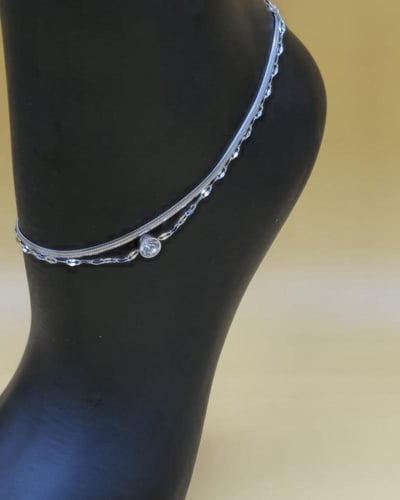 خلخال نسائي أنيق مصنوع من الستانلس ستيل المتين عال...